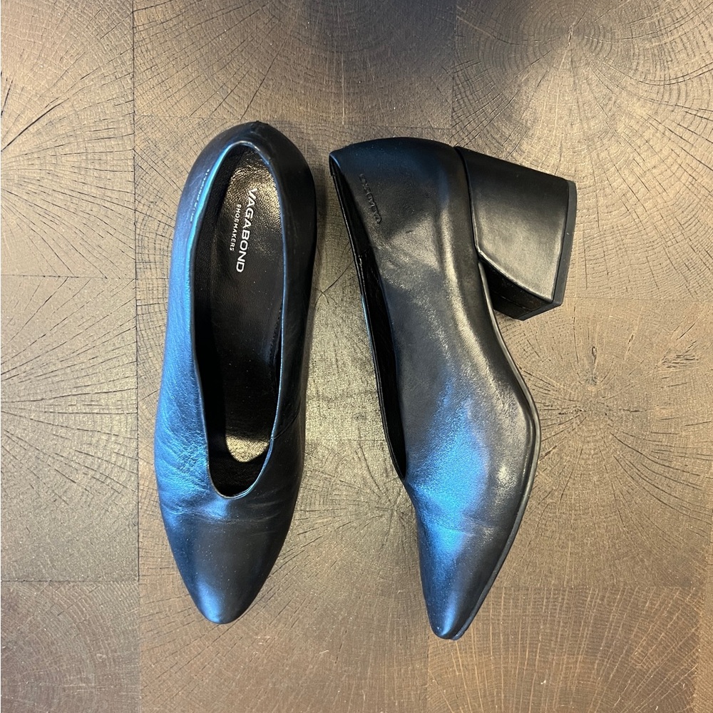 Vagabond Black Leather Block Heel Pumps